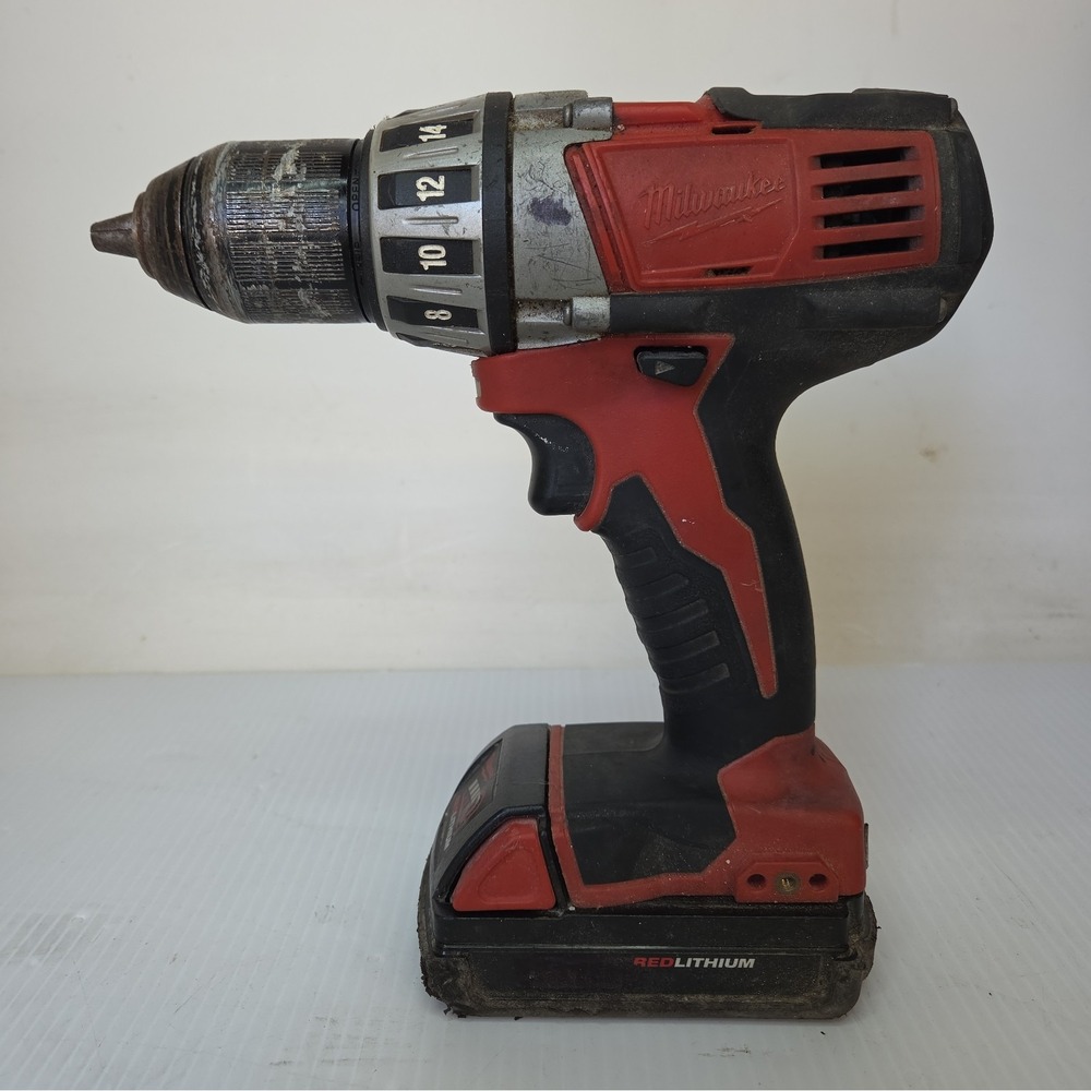 Milwaukee 2601-20 Drill With Battery